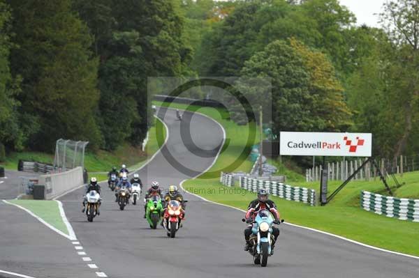 Motorcycle action photographs;cadwell;cadwell park photographs;event digital images;eventdigitalimages;motor racing louth lincolnshire;no limits trackday;peter wileman photography;trackday;trackday digital images;trackday photos