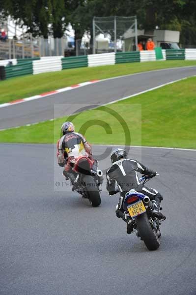 Motorcycle action photographs;cadwell;cadwell park photographs;event digital images;eventdigitalimages;motor racing louth lincolnshire;no limits trackday;peter wileman photography;trackday;trackday digital images;trackday photos