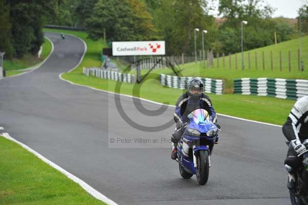 Motorcycle action photographs;cadwell;cadwell park photographs;event digital images;eventdigitalimages;motor racing louth lincolnshire;no limits trackday;peter wileman photography;trackday;trackday digital images;trackday photos