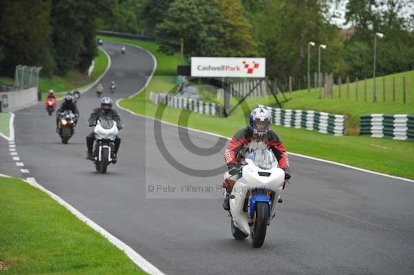 Motorcycle action photographs;cadwell;cadwell park photographs;event digital images;eventdigitalimages;motor racing louth lincolnshire;no limits trackday;peter wileman photography;trackday;trackday digital images;trackday photos