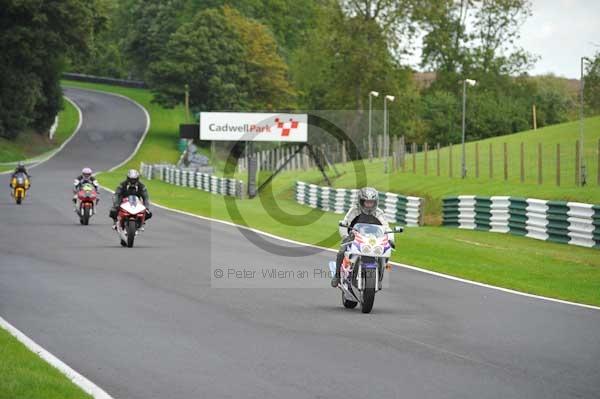 Motorcycle action photographs;cadwell;cadwell park photographs;event digital images;eventdigitalimages;motor racing louth lincolnshire;no limits trackday;peter wileman photography;trackday;trackday digital images;trackday photos