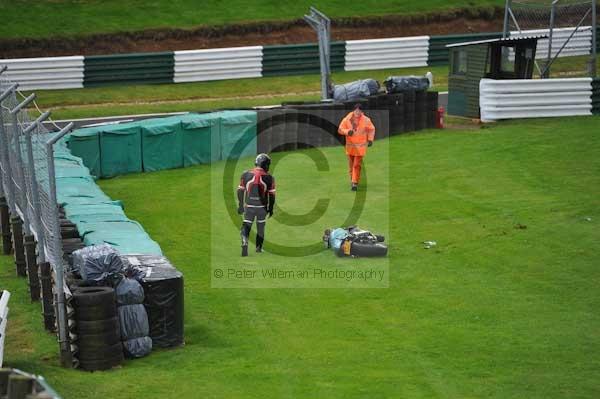 Motorcycle action photographs;cadwell;cadwell park photographs;event digital images;eventdigitalimages;motor racing louth lincolnshire;no limits trackday;peter wileman photography;trackday;trackday digital images;trackday photos