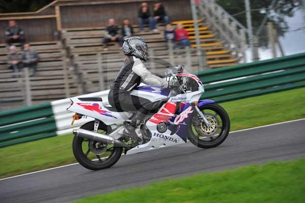 Motorcycle action photographs;cadwell;cadwell park photographs;event digital images;eventdigitalimages;motor racing louth lincolnshire;no limits trackday;peter wileman photography;trackday;trackday digital images;trackday photos