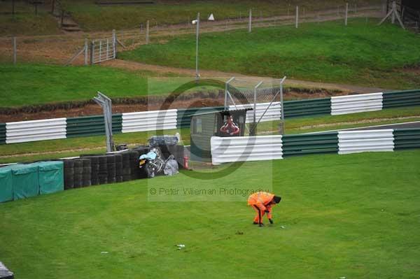 Motorcycle action photographs;cadwell;cadwell park photographs;event digital images;eventdigitalimages;motor racing louth lincolnshire;no limits trackday;peter wileman photography;trackday;trackday digital images;trackday photos