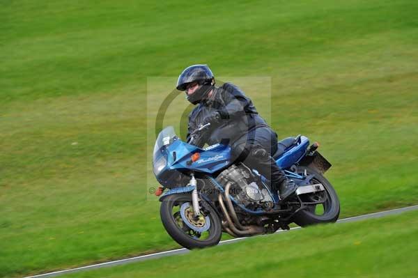 Motorcycle action photographs;cadwell;cadwell park photographs;event digital images;eventdigitalimages;motor racing louth lincolnshire;no limits trackday;peter wileman photography;trackday;trackday digital images;trackday photos