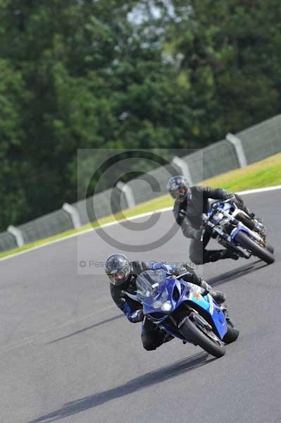 Motorcycle action photographs;cadwell;cadwell park photographs;event digital images;eventdigitalimages;motor racing louth lincolnshire;no limits trackday;peter wileman photography;trackday;trackday digital images;trackday photos