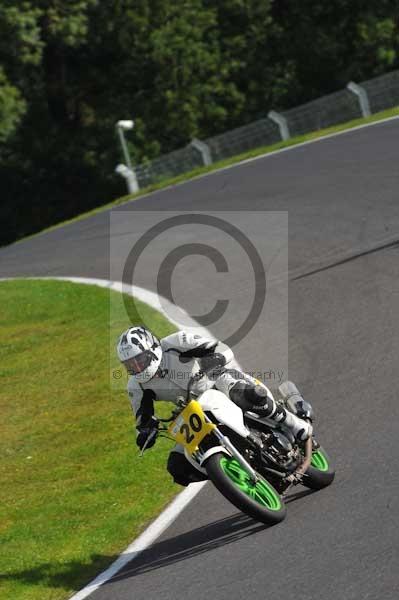 Motorcycle action photographs;cadwell;cadwell park photographs;event digital images;eventdigitalimages;motor racing louth lincolnshire;no limits trackday;peter wileman photography;trackday;trackday digital images;trackday photos