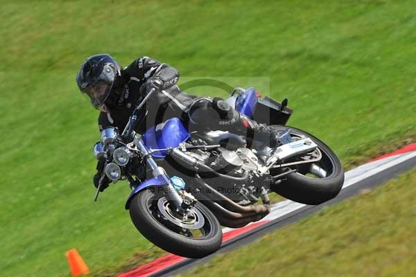 Motorcycle action photographs;cadwell;cadwell park photographs;event digital images;eventdigitalimages;motor racing louth lincolnshire;no limits trackday;peter wileman photography;trackday;trackday digital images;trackday photos