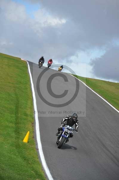 Motorcycle action photographs;cadwell;cadwell park photographs;event digital images;eventdigitalimages;motor racing louth lincolnshire;no limits trackday;peter wileman photography;trackday;trackday digital images;trackday photos