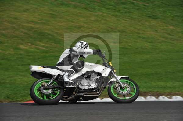 Motorcycle action photographs;cadwell;cadwell park photographs;event digital images;eventdigitalimages;motor racing louth lincolnshire;no limits trackday;peter wileman photography;trackday;trackday digital images;trackday photos