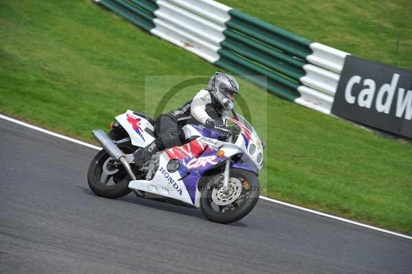 Motorcycle action photographs;cadwell;cadwell park photographs;event digital images;eventdigitalimages;motor racing louth lincolnshire;no limits trackday;peter wileman photography;trackday;trackday digital images;trackday photos