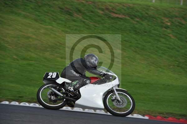 Motorcycle action photographs;cadwell;cadwell park photographs;event digital images;eventdigitalimages;motor racing louth lincolnshire;no limits trackday;peter wileman photography;trackday;trackday digital images;trackday photos