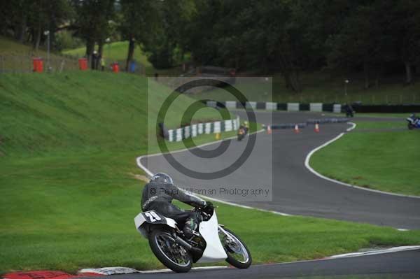 Motorcycle action photographs;cadwell;cadwell park photographs;event digital images;eventdigitalimages;motor racing louth lincolnshire;no limits trackday;peter wileman photography;trackday;trackday digital images;trackday photos