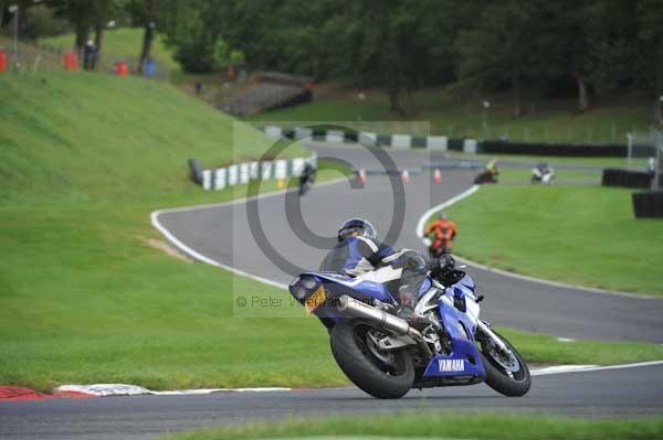 Motorcycle action photographs;cadwell;cadwell park photographs;event digital images;eventdigitalimages;motor racing louth lincolnshire;no limits trackday;peter wileman photography;trackday;trackday digital images;trackday photos