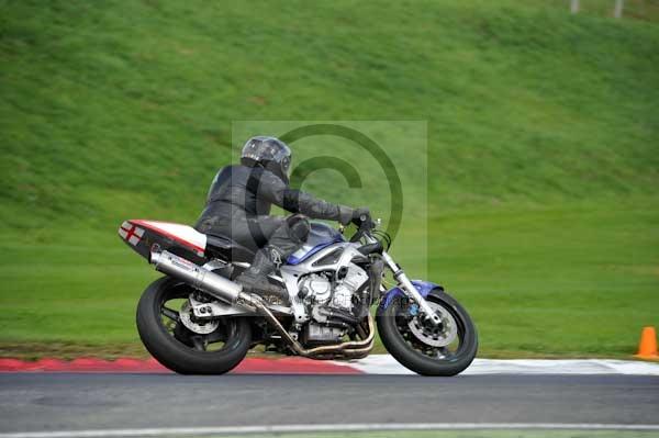 Motorcycle action photographs;cadwell;cadwell park photographs;event digital images;eventdigitalimages;motor racing louth lincolnshire;no limits trackday;peter wileman photography;trackday;trackday digital images;trackday photos