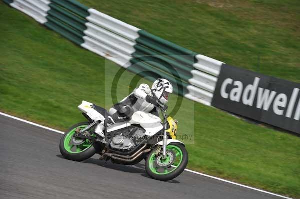 Motorcycle action photographs;cadwell;cadwell park photographs;event digital images;eventdigitalimages;motor racing louth lincolnshire;no limits trackday;peter wileman photography;trackday;trackday digital images;trackday photos