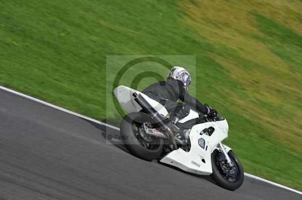 Motorcycle action photographs;cadwell;cadwell park photographs;event digital images;eventdigitalimages;motor racing louth lincolnshire;no limits trackday;peter wileman photography;trackday;trackday digital images;trackday photos