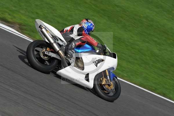 Motorcycle action photographs;cadwell;cadwell park photographs;event digital images;eventdigitalimages;motor racing louth lincolnshire;no limits trackday;peter wileman photography;trackday;trackday digital images;trackday photos