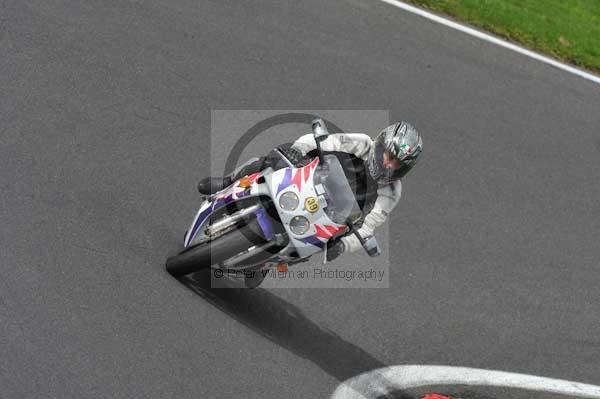 Motorcycle action photographs;cadwell;cadwell park photographs;event digital images;eventdigitalimages;motor racing louth lincolnshire;no limits trackday;peter wileman photography;trackday;trackday digital images;trackday photos