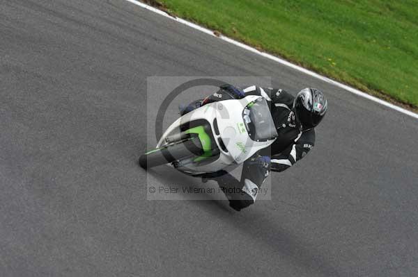 Motorcycle action photographs;cadwell;cadwell park photographs;event digital images;eventdigitalimages;motor racing louth lincolnshire;no limits trackday;peter wileman photography;trackday;trackday digital images;trackday photos