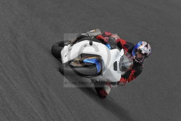 Motorcycle action photographs;cadwell;cadwell park photographs;event digital images;eventdigitalimages;motor racing louth lincolnshire;no limits trackday;peter wileman photography;trackday;trackday digital images;trackday photos