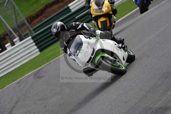 Motorcycle action photographs;cadwell;cadwell park photographs;event digital images;eventdigitalimages;motor racing louth lincolnshire;no limits trackday;peter wileman photography;trackday;trackday digital images;trackday photos