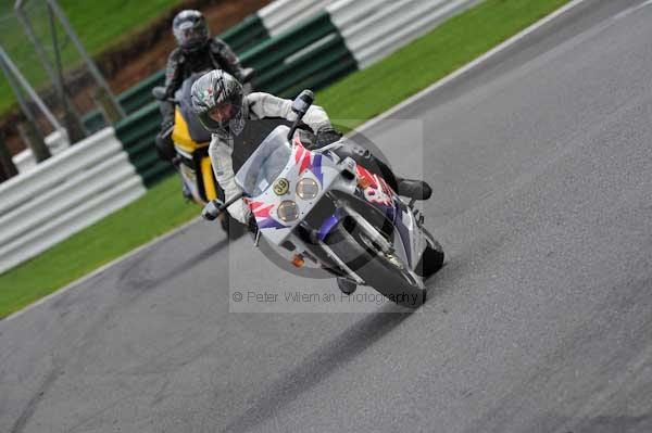 Motorcycle action photographs;cadwell;cadwell park photographs;event digital images;eventdigitalimages;motor racing louth lincolnshire;no limits trackday;peter wileman photography;trackday;trackday digital images;trackday photos