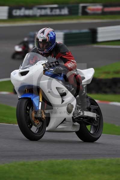 Motorcycle action photographs;cadwell;cadwell park photographs;event digital images;eventdigitalimages;motor racing louth lincolnshire;no limits trackday;peter wileman photography;trackday;trackday digital images;trackday photos