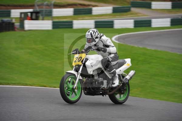 Motorcycle action photographs;cadwell;cadwell park photographs;event digital images;eventdigitalimages;motor racing louth lincolnshire;no limits trackday;peter wileman photography;trackday;trackday digital images;trackday photos