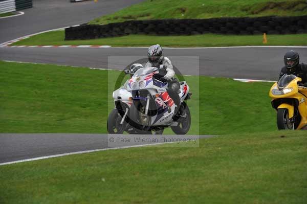 Motorcycle action photographs;cadwell;cadwell park photographs;event digital images;eventdigitalimages;motor racing louth lincolnshire;no limits trackday;peter wileman photography;trackday;trackday digital images;trackday photos