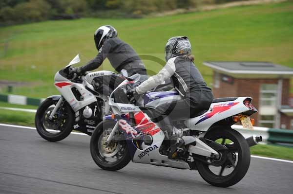 Motorcycle action photographs;cadwell;cadwell park photographs;event digital images;eventdigitalimages;motor racing louth lincolnshire;no limits trackday;peter wileman photography;trackday;trackday digital images;trackday photos