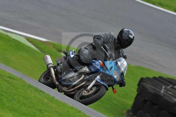 Motorcycle action photographs;cadwell;cadwell park photographs;event digital images;eventdigitalimages;motor racing louth lincolnshire;no limits trackday;peter wileman photography;trackday;trackday digital images;trackday photos