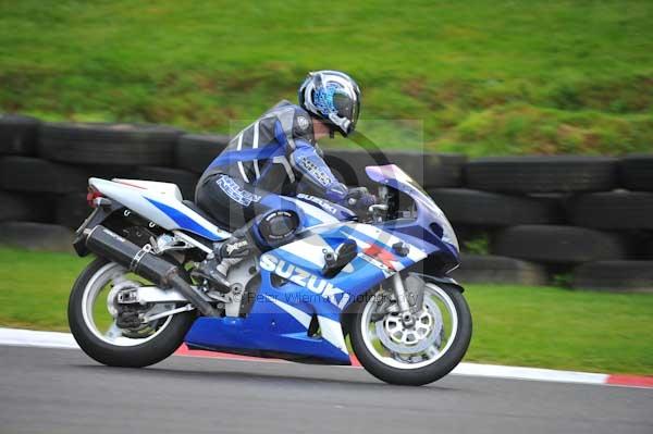 Motorcycle action photographs;cadwell;cadwell park photographs;event digital images;eventdigitalimages;motor racing louth lincolnshire;no limits trackday;peter wileman photography;trackday;trackday digital images;trackday photos