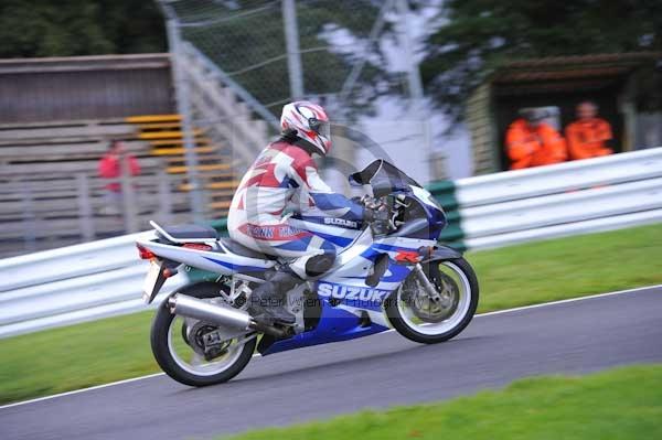 Motorcycle action photographs;cadwell;cadwell park photographs;event digital images;eventdigitalimages;motor racing louth lincolnshire;no limits trackday;peter wileman photography;trackday;trackday digital images;trackday photos