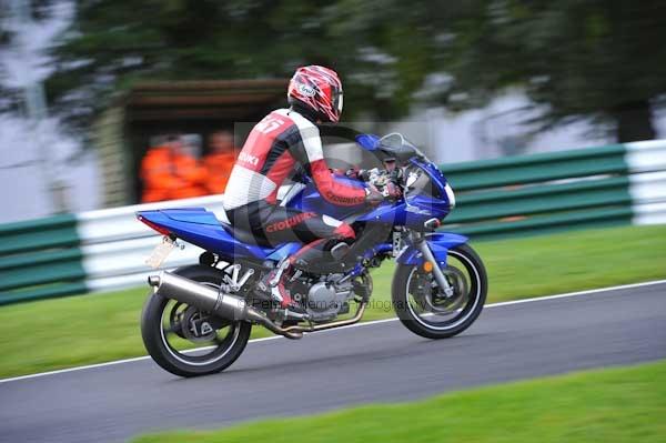 Motorcycle action photographs;cadwell;cadwell park photographs;event digital images;eventdigitalimages;motor racing louth lincolnshire;no limits trackday;peter wileman photography;trackday;trackday digital images;trackday photos