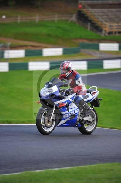 Motorcycle action photographs;cadwell;cadwell park photographs;event digital images;eventdigitalimages;motor racing louth lincolnshire;no limits trackday;peter wileman photography;trackday;trackday digital images;trackday photos