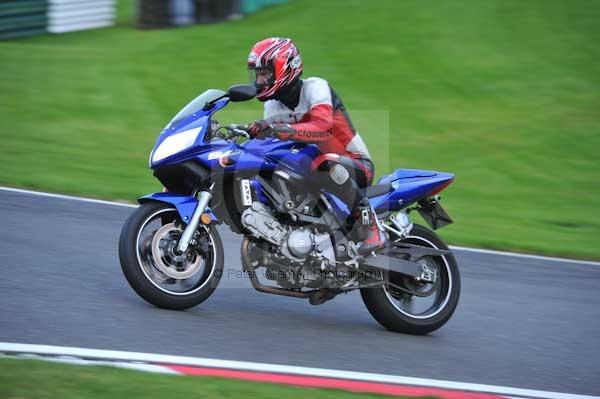 Motorcycle action photographs;cadwell;cadwell park photographs;event digital images;eventdigitalimages;motor racing louth lincolnshire;no limits trackday;peter wileman photography;trackday;trackday digital images;trackday photos