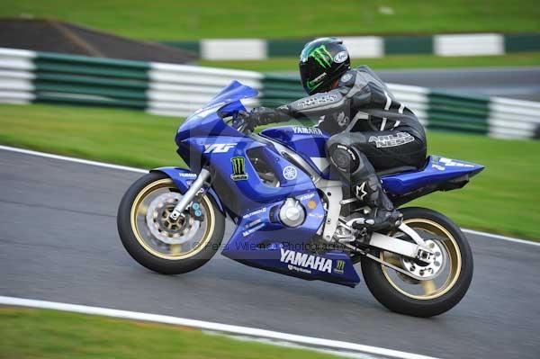 Motorcycle action photographs;cadwell;cadwell park photographs;event digital images;eventdigitalimages;motor racing louth lincolnshire;no limits trackday;peter wileman photography;trackday;trackday digital images;trackday photos