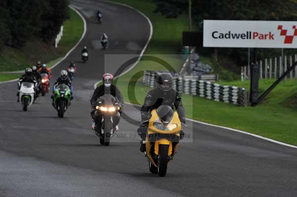 Motorcycle action photographs;cadwell;cadwell park photographs;event digital images;eventdigitalimages;motor racing louth lincolnshire;no limits trackday;peter wileman photography;trackday;trackday digital images;trackday photos