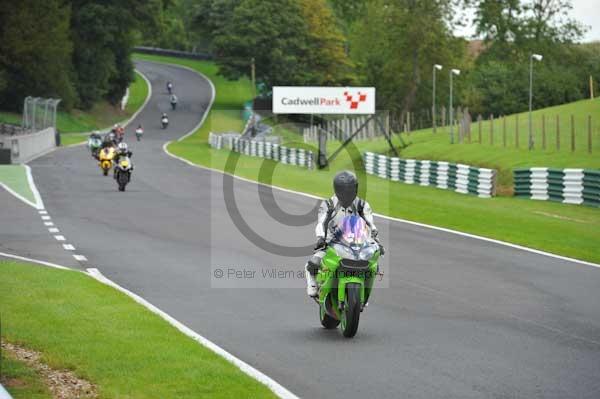 Motorcycle action photographs;cadwell;cadwell park photographs;event digital images;eventdigitalimages;motor racing louth lincolnshire;no limits trackday;peter wileman photography;trackday;trackday digital images;trackday photos