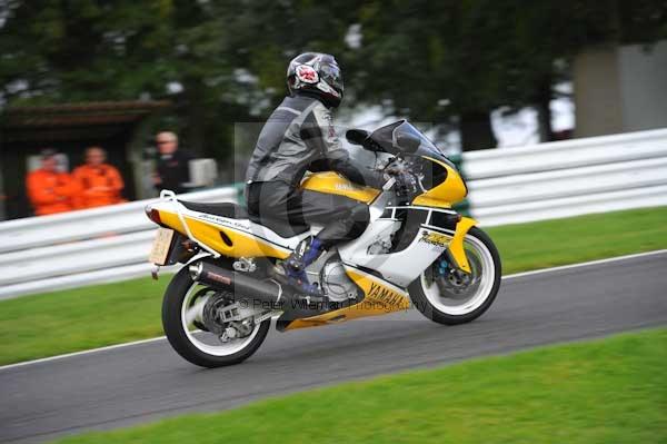 Motorcycle action photographs;cadwell;cadwell park photographs;event digital images;eventdigitalimages;motor racing louth lincolnshire;no limits trackday;peter wileman photography;trackday;trackday digital images;trackday photos