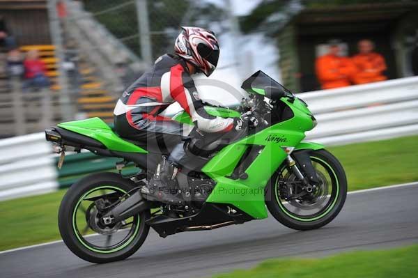 Motorcycle action photographs;cadwell;cadwell park photographs;event digital images;eventdigitalimages;motor racing louth lincolnshire;no limits trackday;peter wileman photography;trackday;trackday digital images;trackday photos