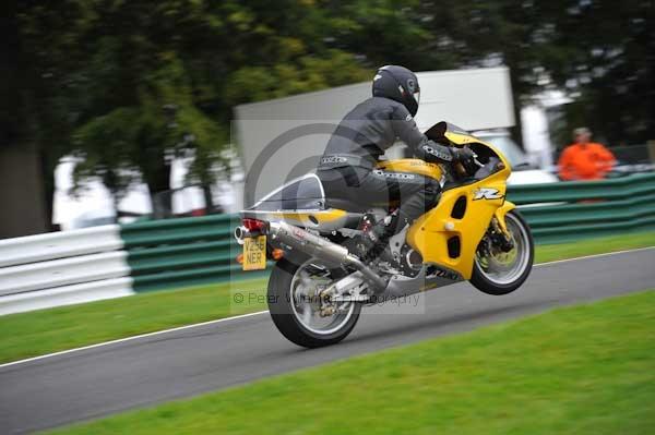 Motorcycle action photographs;cadwell;cadwell park photographs;event digital images;eventdigitalimages;motor racing louth lincolnshire;no limits trackday;peter wileman photography;trackday;trackday digital images;trackday photos