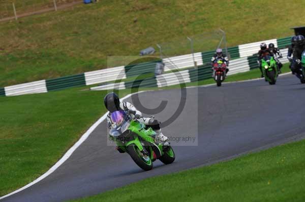 Motorcycle action photographs;cadwell;cadwell park photographs;event digital images;eventdigitalimages;motor racing louth lincolnshire;no limits trackday;peter wileman photography;trackday;trackday digital images;trackday photos