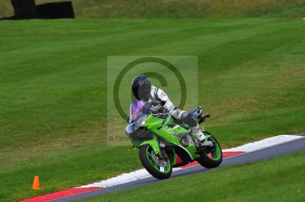 Motorcycle action photographs;cadwell;cadwell park photographs;event digital images;eventdigitalimages;motor racing louth lincolnshire;no limits trackday;peter wileman photography;trackday;trackday digital images;trackday photos