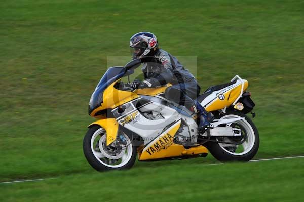 Motorcycle action photographs;cadwell;cadwell park photographs;event digital images;eventdigitalimages;motor racing louth lincolnshire;no limits trackday;peter wileman photography;trackday;trackday digital images;trackday photos