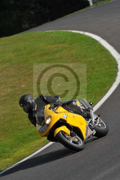 Motorcycle action photographs;cadwell;cadwell park photographs;event digital images;eventdigitalimages;motor racing louth lincolnshire;no limits trackday;peter wileman photography;trackday;trackday digital images;trackday photos