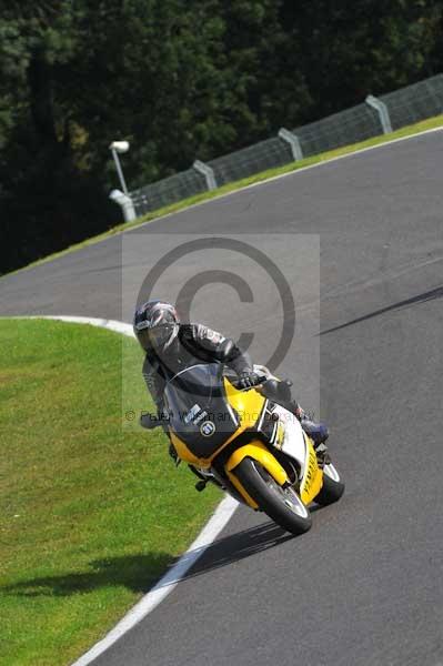 Motorcycle action photographs;cadwell;cadwell park photographs;event digital images;eventdigitalimages;motor racing louth lincolnshire;no limits trackday;peter wileman photography;trackday;trackday digital images;trackday photos