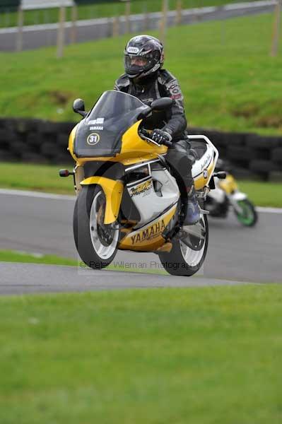 Motorcycle action photographs;cadwell;cadwell park photographs;event digital images;eventdigitalimages;motor racing louth lincolnshire;no limits trackday;peter wileman photography;trackday;trackday digital images;trackday photos