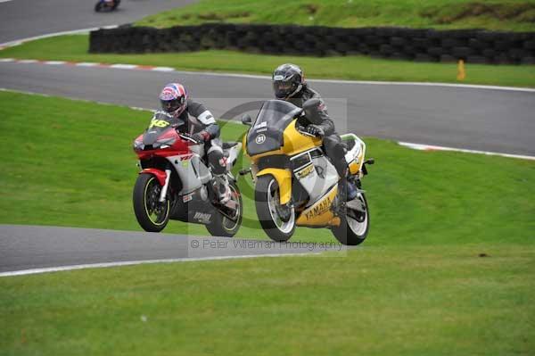 Motorcycle action photographs;cadwell;cadwell park photographs;event digital images;eventdigitalimages;motor racing louth lincolnshire;no limits trackday;peter wileman photography;trackday;trackday digital images;trackday photos